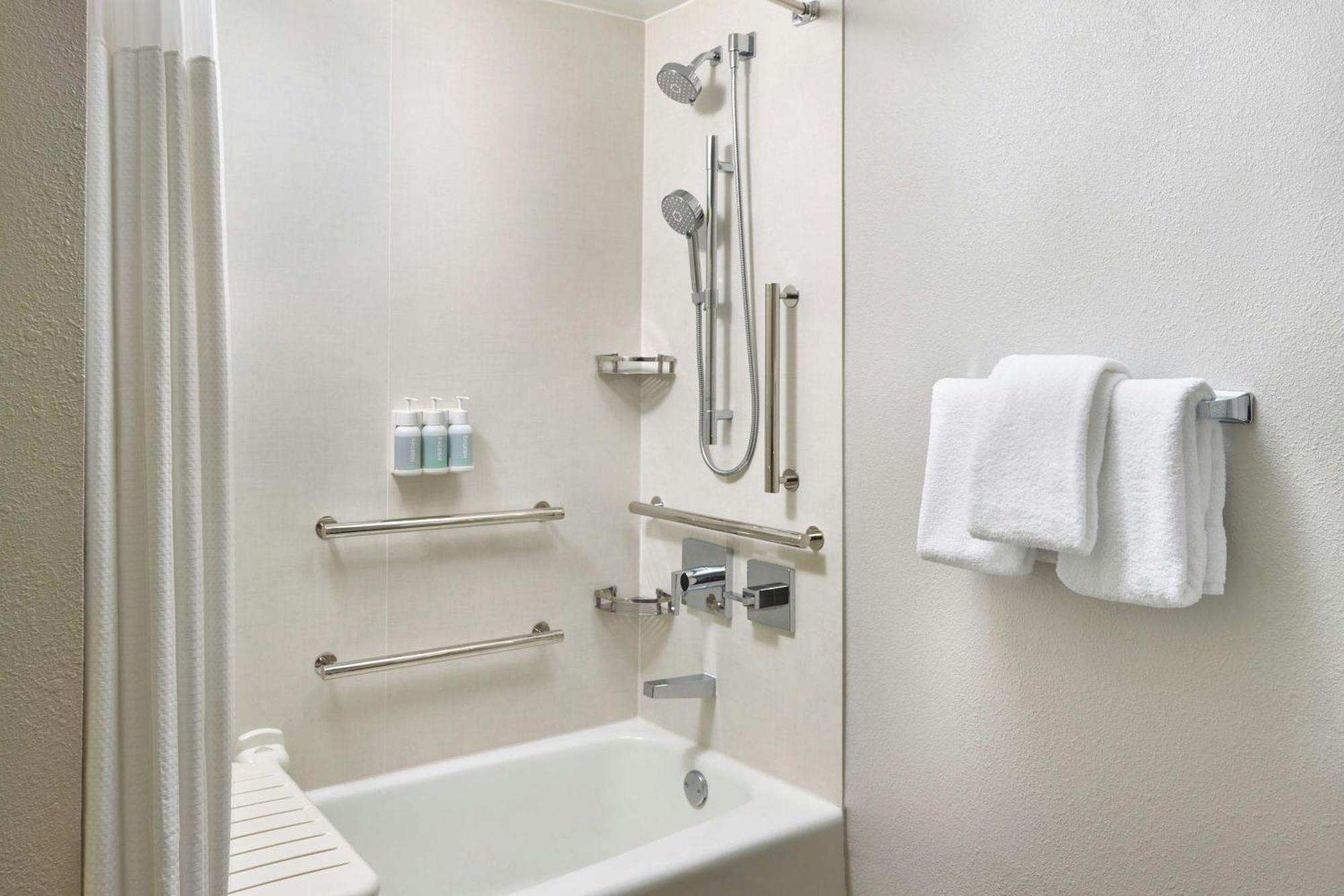 Courtyard By Marriott Seattle Federal Way Hotel Eksteriør billede